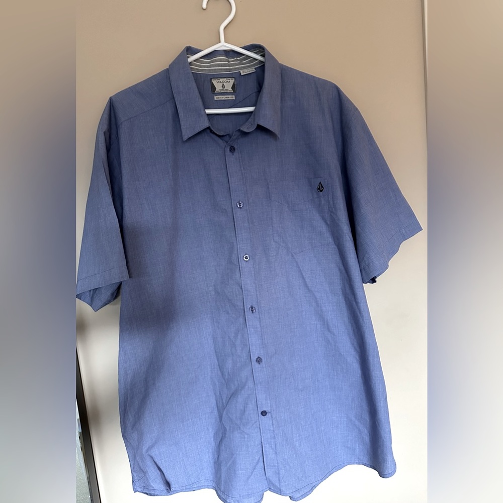 👕Volcom Men’s button down shirt size XXL